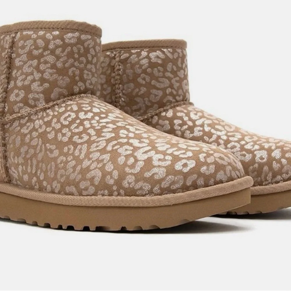 UGG Classic Mini in Snow Leopard - Picture 3 of 8
